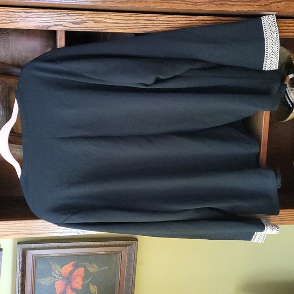 Emory Rose - Picture 4 of 9